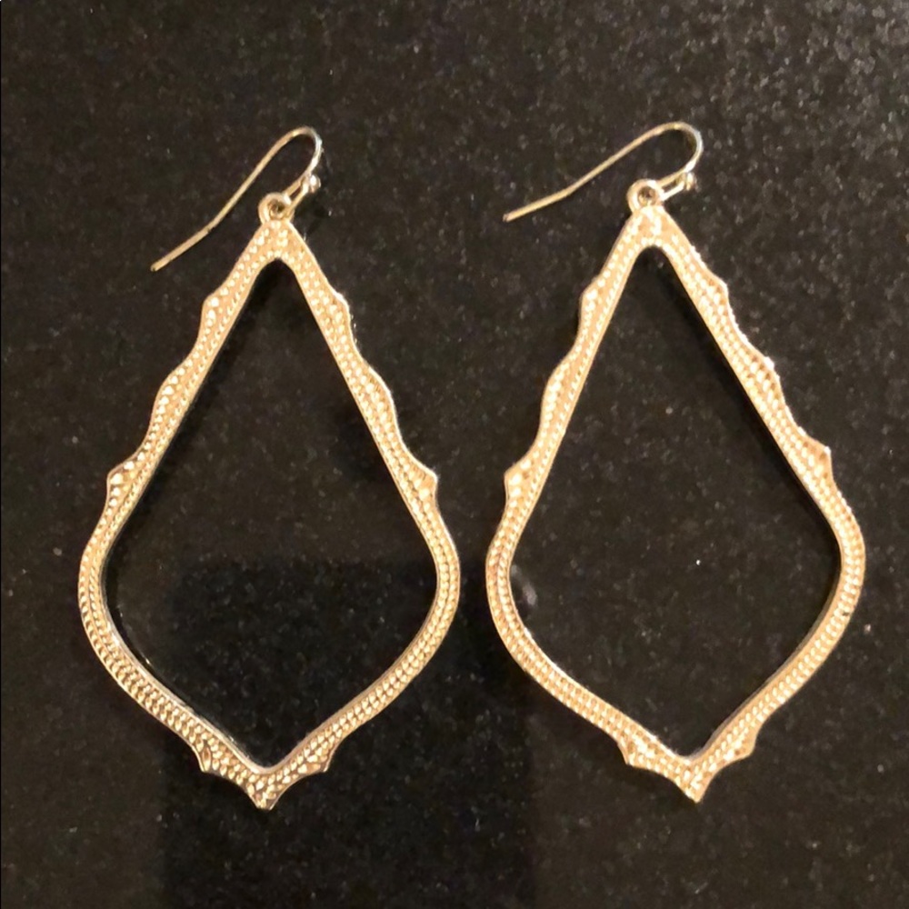 Gold Kendra Scott tear drop earrings